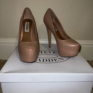 Steve Madden Pumps